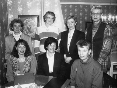 "Vimmerby Kvinnliga Företagarförening VKF"  Stående fr. v. 1. Lilian Pettersson 2. Maj-Britt Andersson 3.  4. Catarina Wärnström  Sittande 5. Kristina Allvin 6. Maj-Britt Ståhl 7. Inger Holmberg           