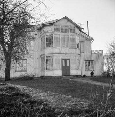 Kyrkogårdsgatan 

Dok.110511/KG
Södra kv. 21-22 (Nybergska huset) bredvid stadshuset. Huset byggdes av rådman Anders Ählström 1836.
Nybergska huset vid Kyrkogårdsgatan revs 1976.   
