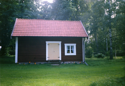 Brunnsparken Södra Vi

Smedsbäcken byggt 1743 flyttat till parken 1986

