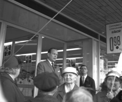 Domus byggs vid torget
- invigning -

Dok.111019/KG