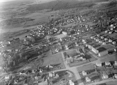 Tagna av  Beyron Milton okt. 1947. Pilot Helge Norman. Flygplan Klem 35 S.E - B.H.R.                                                            T.E.