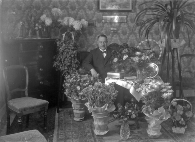 Kamrer Jonsson (jubileumsdag)
Göteborgs Bank



Dok.080711/RS