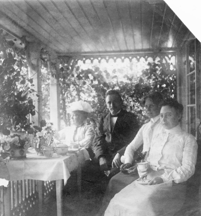 4.  Sigrid Vahlberg.     