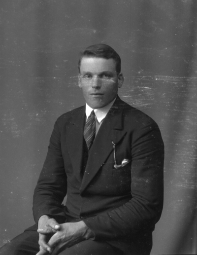 Holger Milton
Marstrand
Lindstorp



Dok.080429/RS