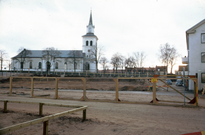 Kyrkan byggtomt för Kvalitetsmöbler
Kvalitetsmöbler invigdes oktober 1973 

090420/KG