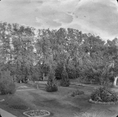 Franska parken      Nordströms         Herrgårdsparken bakom nedre flygeln.  Okänd