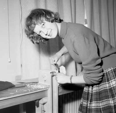 Skola
- träslöjd -

Dok.110401/KG
