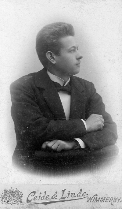 svårläst text på baksidan

Kristineberg el - borg