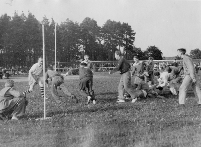 Vimarvallen i Vimmerby Folksöndag Stor festivitas 6 juni 1948. Rugby. Spelarna E.W. Sandström och Billy Nilsson.       