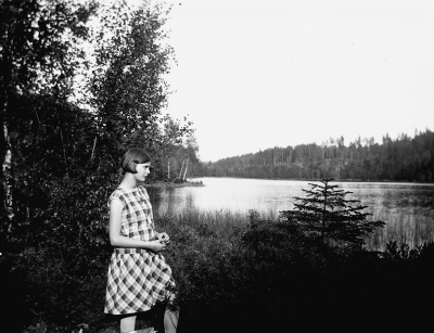 Elsa Blomberg vid Knabbarpsjön
År 1927