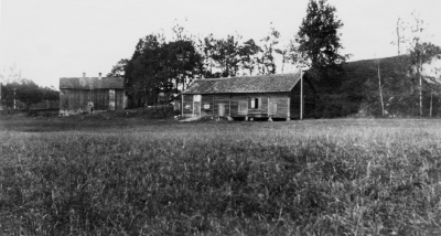 Bränneriet och Lustigkulle även förr kallad Bellevedären
Bränneriet ägdes på sin tid av J.A. Ek samt dennes ......?, Åbrovägen.   T.E.