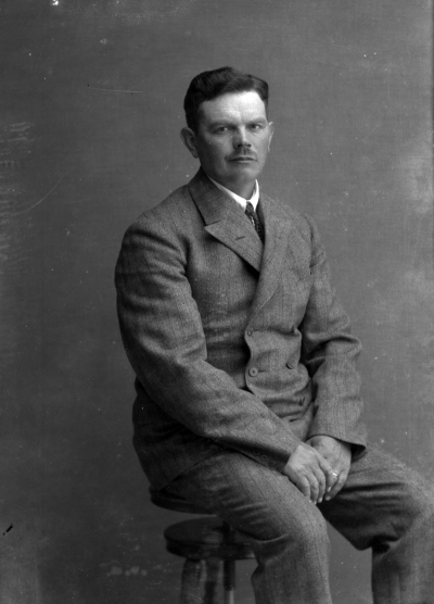 Helge Axelsson
Grönhult



Dok.080515/RS