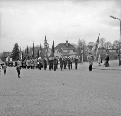 Första maj
Korsningen Storgatan, Bondebygatan, Ringvägen. Huset tillhörde stadsfiskal Lundkvist?