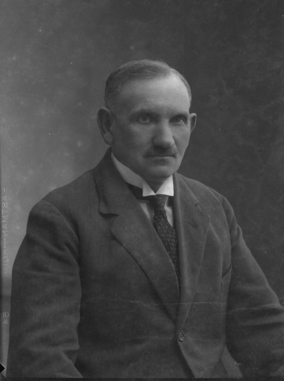 Axel Almér
Plåtslagaremästare


Dok.080429/RS