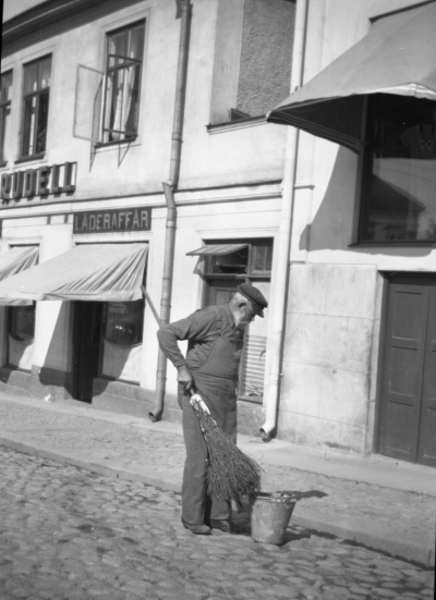 Karl- Magnus Lind  (1864-1947)
F.D Mjölnare o lantbrukare, gårdskarl i V-by