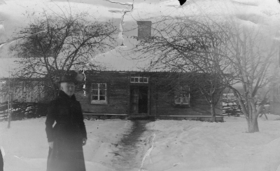 Björksnäs vid Stenbäcksgatan   Denna tant ägde huset  1910.       