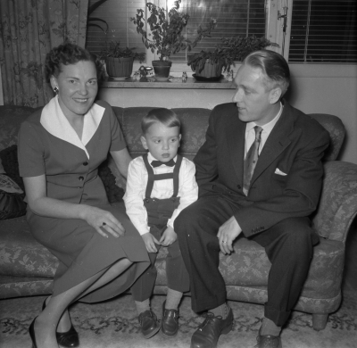 Familjen Stebner

Dok.110225/KG