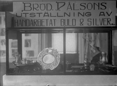 Bröderna Pålsons utställning, av handarbetat guld & silver.


Dok.070817/RS
