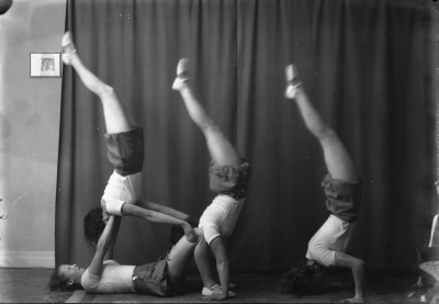 Gymnastikgrupp
Maj Andersson liggande t.v.



Dok.070817/RS