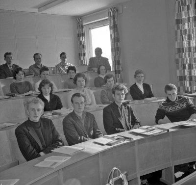 Folkhögskolan

Dok.110222/KG