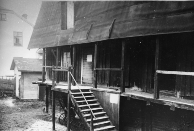 Karlbergs garveri vid Storgatan. Huset i bakgrunden, Nationalbiografen sedan Terrassen. 