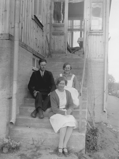 Hällebacka

Många av bilderna i mappen Hällebacka kan lika gärna vara tagna kring Lidhem Locknevi.