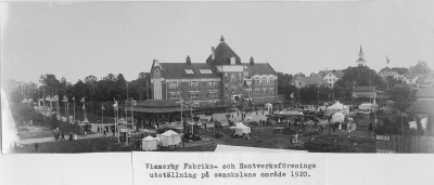 Vimmerby Fabriks- och Hantverksföreningsutställning på samskolans område 1920.  Okänd