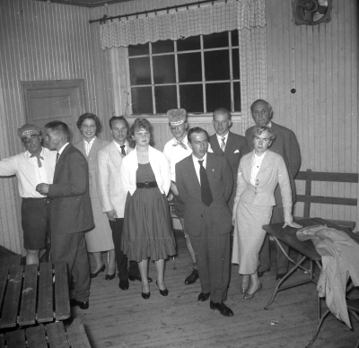 Frödingerevyn
från vänster ? Bernt Lind, Iris Thorstensson, Sievert Andersson, ?  Nils Krantz, Eric Carlgren, Bengt Pettersson, Marja Jonssson, Aron Nilsson

Dok.110530/KG