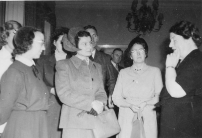 Från  vänster 1. ?  2. Margareta Karlberg, fru 3. Karl Beijer, direktör 4. Thelma Lindén, fru 5. Olga Wagnsson, fru Kalmar. 