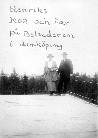 Henriks Mor och Far på Belvederem i Linköping     Okänd