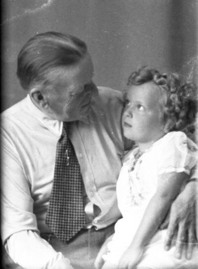 Ludvig Pålsson med dottern Karola "Lola"
