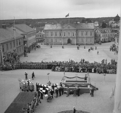 Kungabesök
Gustaf VI Adolf på besök

Dok.110621/KG
