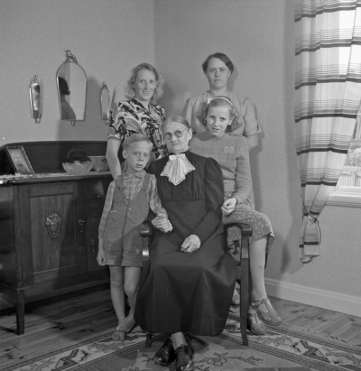 Familjen Fransson

Dok.111028/KG