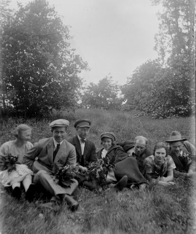 Hällebacka

Många av bilderna i mappen Hällebacka kan lika gärna vara tagna kring Lidhem Locknevi.