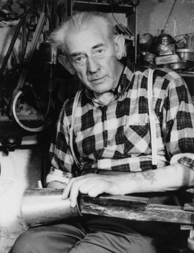 Josef Wenström,Kopparslagare Silverdalen. En verklig "konstnär" gjorde bl.a. liten kaffekokare av en ett-öring.  .