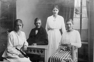 Från vänster: Gerda, Einar, Elsa och Nanna Lindblom         