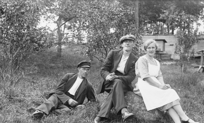 Hällebacka

Många av bilderna i mappen Hällebacka kan lika gärna vara tagna kring Lidhem Locknevi.