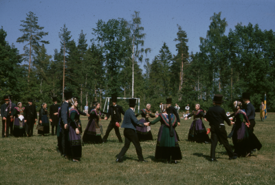 Folkdanslag från Tyskland uppvisning folkdräkter

090506/KG