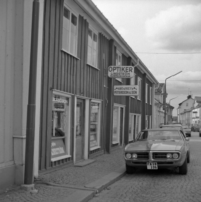 Storgatan 
- Optiker Lindström -

Dok.110329/KG