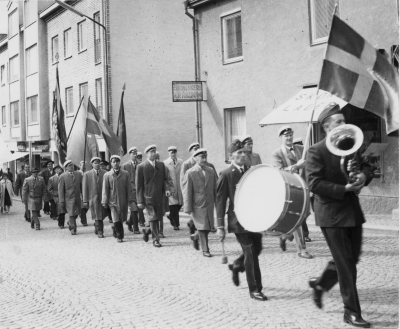 Vimmerby manskör.  Folknykterhetens dag    1.?  2. Harald Jonsson grundläggare, 3. Harald Jonsson stenhuggare, 4. Ragnar Juneskog skohandlare, 5. Ejnar Karlsson, 6. Gösta Fredriksson dirigent, 7.?  8. Ingvar Sölesfors, 9. John Jakobsson, 10. Johansson ( Vicke ) glasmästare,  11.?  12. Sven Liljeblad, 13. Martin Thörn snickare, 14.?  15.?  16. "Frille" Karlsson, 17. Ottosson, 18. Lage Thörn, 19.?             