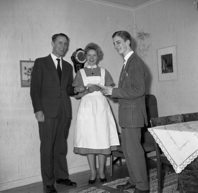 Ture Grönkvist med familj

Dok.110613/KG