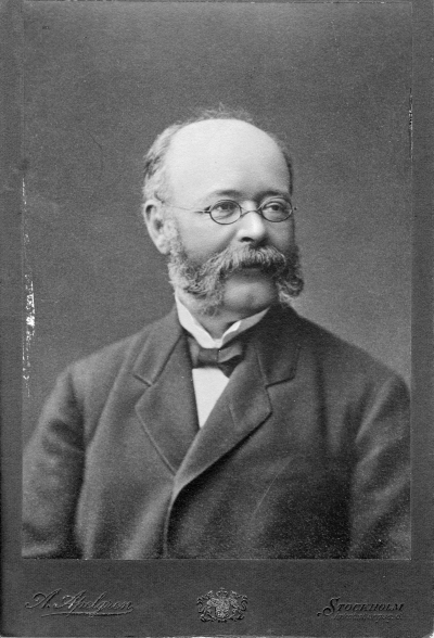 Hovrättsrådet, tidigare assessor i Svea Hovrätt Claes Gustav  Liwijn, f. i Stockholm 1823, kom till Vimmerby 1856 som notarie hos Per Hernblom och gifte sig med dennes dotter Emilia Karolina 1860 och flyttade till Stockholm samma år som hovrättsassessor. År 1859 skänkte han 200 riksdaler till skolväsendet i staden. 