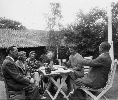 Erik, Olga, Kerstin, Sigrid, Anne-Mari Ingeström, Thor
Borgmästargården 28 juli

Dok.090630/SJ