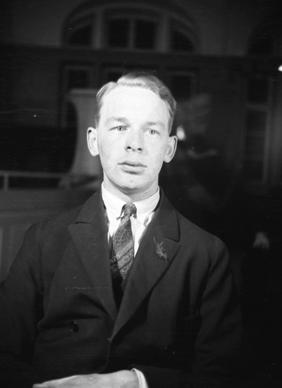 Ture Grönkvist
Barberare i Vimmerby. Han var också musiker, spelade luta och sjöng visor