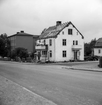 Barnbespisningen vid Astrid Lindgrens skola rivs
Fastigheten Lundagård på Kungsgatan strax ovanför AL skolan. Huset innehöll skolans matbespisning.