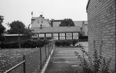 Parkering bakom post och systembolag