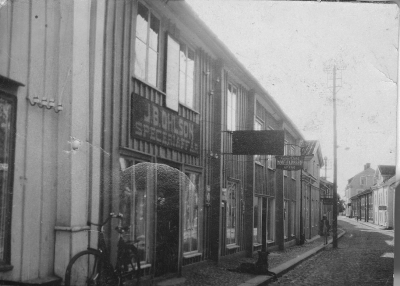 Storgatan v. torget   original: Ulla Britt Flender

Dok.090206/SJ