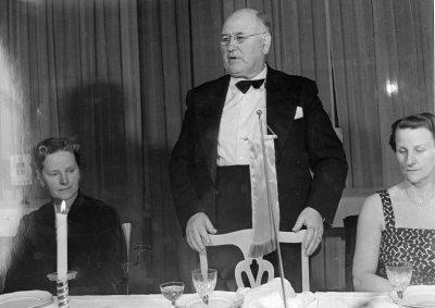 1. Fru Vanja Andrae, Näs Vimmerby  2. Rektor Sigfrid Grevander, Västervik.  