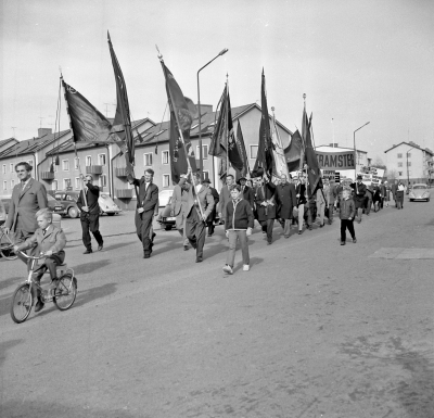 Första maj

Längst fram: Anders Blad 
Fanbärare i mitten: John Andersson

Dok.110601/KG