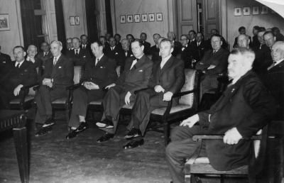 1. Ebbe Ängqvist, överlärare.  2. Erik Rudell skohandlare. 3. Vilhelm Wenström, elektriker. 4. Helge Eriksson, lantbrukare. 5. C.A. Lindblad, smed. 6. Folke Beijer, affärsman. 7. ?  8. Yngve Rundqvist, begravninngsent. 9. ?  10. Oscar Svanberg tapetserare. 11. Carl Wadlin, fabrikör. 12. Hans Birger Karlsson, husförsäljare. 13. Ivar Beijer, kontorschef. 14. Ebbe Johansson, mjölnare. 15. Ture Hammargren. urmakare. 16. Einar Brantemo, lärare 17. Lennart Wenström,  affärsman. 18. Jakobsson. 19. N.A. Nilsson, smed, 20. Ernst Lundel, stadsfiskal. 21. Olof Rudell, skohandlare. 22.?  23. Ture Lind, verkstadsägare. 24. Axel Almer, plåtslagare och rådman 25. ?  26. Carl-Erik Malmberg,tandläkare.    